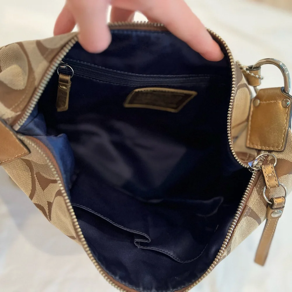 ❌SOLD❌Vintage signature COACH rainbow striped F15586 shoulder bag 🌈 - Picture 5 of 16